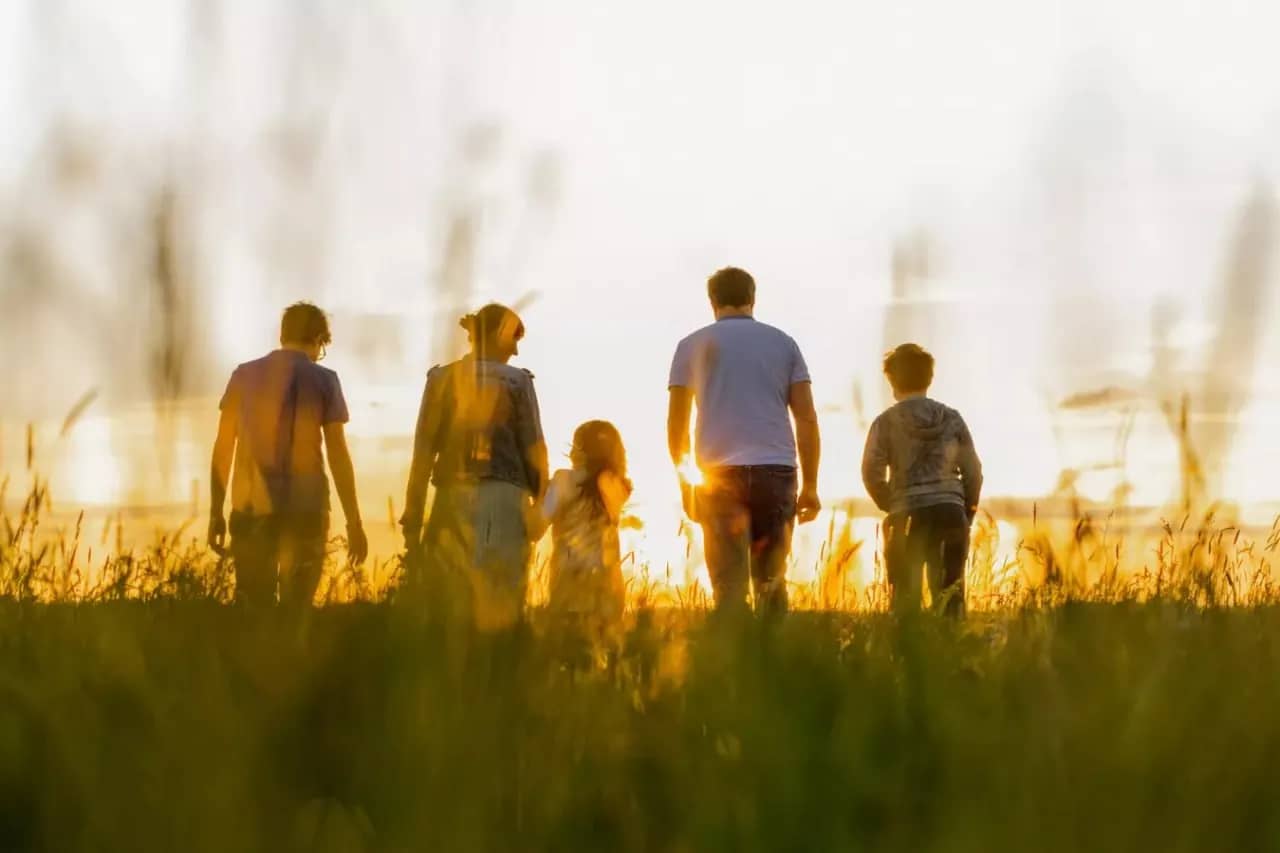  1 июня предложили выходным днём для родителей с несовершеннолетними детьми 