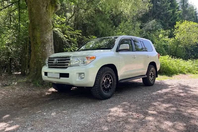 Четырём жителям Владивостока грозит до 10 лет за инсценировку угона Toyota Land Cruiser