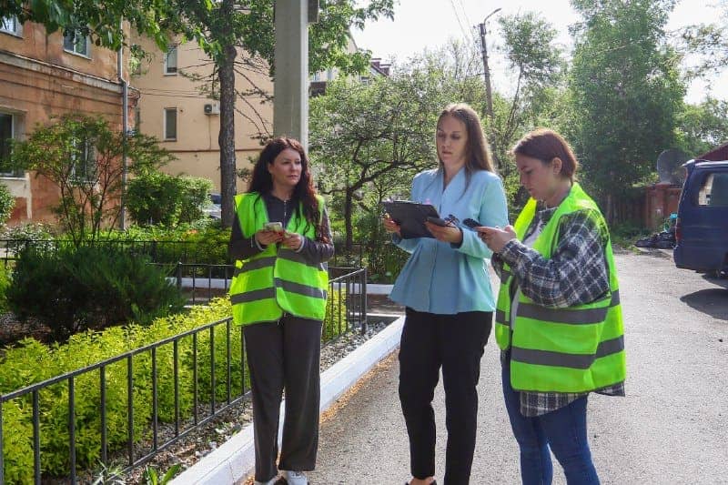 Общественные наблюдатели проверили благоустройство шести дворов в Находке
