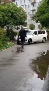 В Находке мужчина напал на пенсионеров из-за старого конфликта