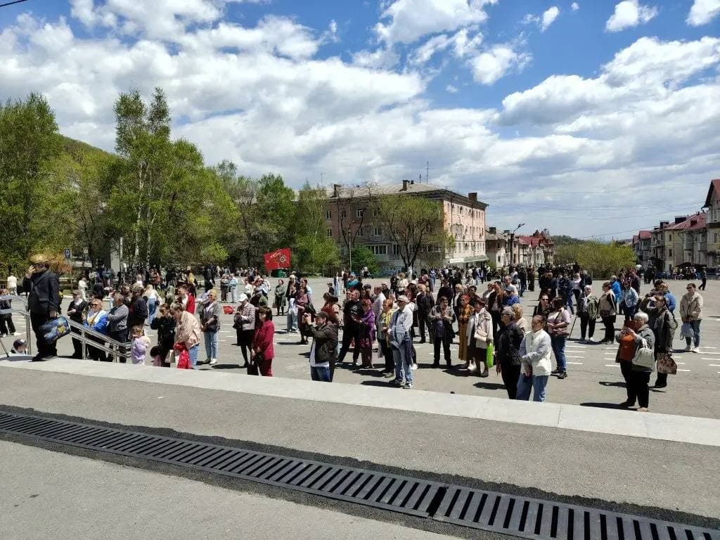 Празднование 81-й годовщины Великой Победы продолжилось на площади Центра культуры — фото 1
