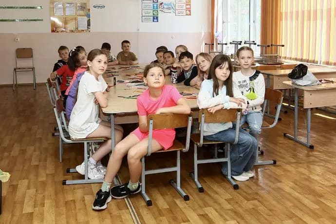 Лагерь «Мечтатели» в школе №7 Находки открыл первую смену для 300 детей — фото 1