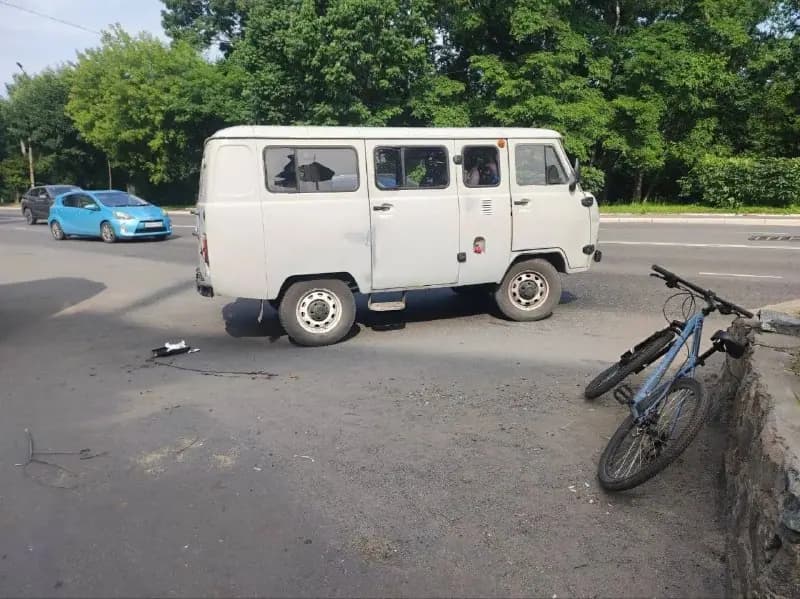 В Находке под колёсами УАЗа погиб 12-летний велосипедист — фото 1