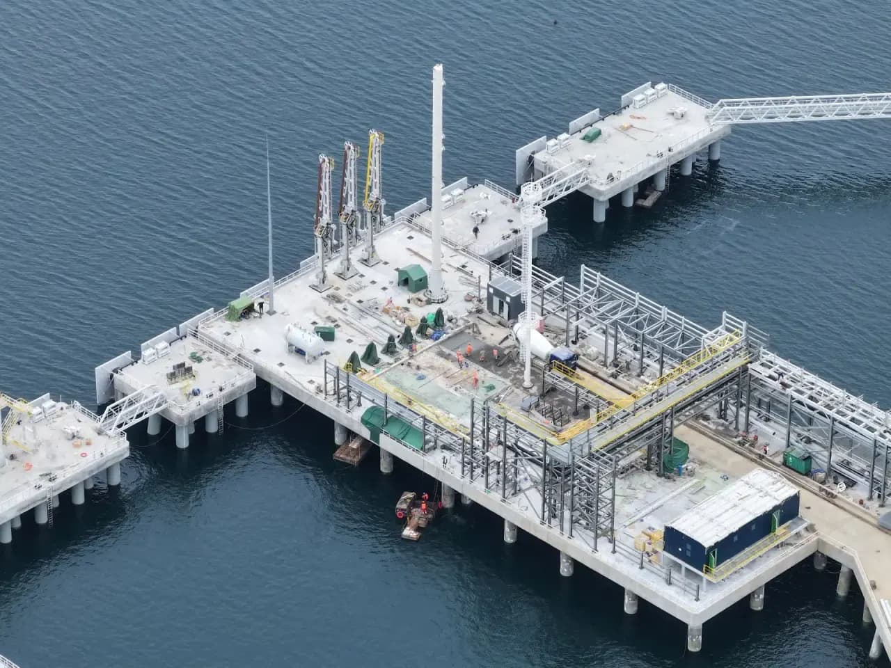 На мортерминале НЗМУ установлена современная лазерная система швартовки судов — фото 1