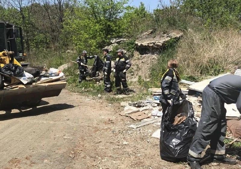 Экологическая акция «Зеленая Весна» помогла очистить лесной массив в Находке — фото 1