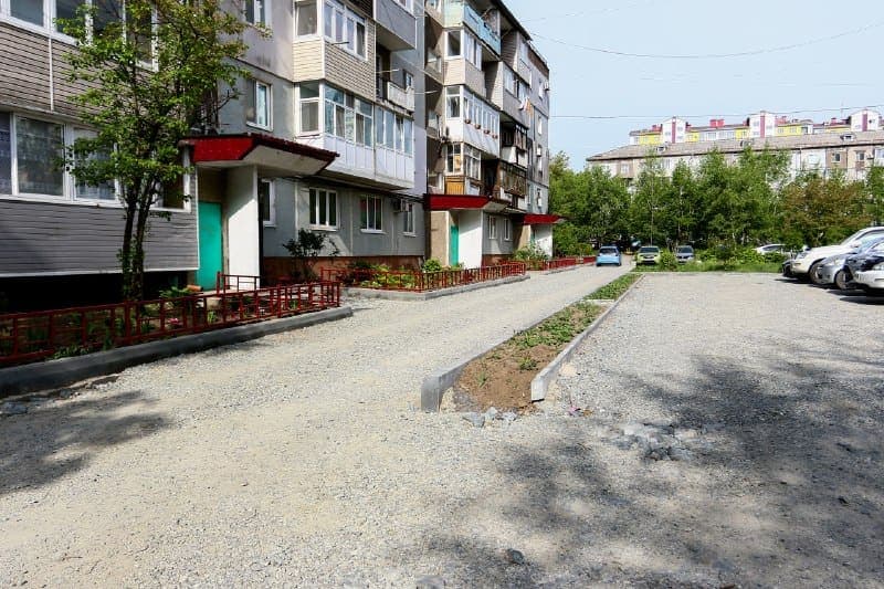 Общественные наблюдатели проверили благоустройство шести дворов в Находке — фото 1
