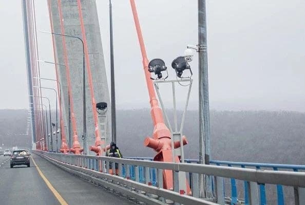 Полиция проверяет инцидент с прыжком с Русского моста во Владивостоке
