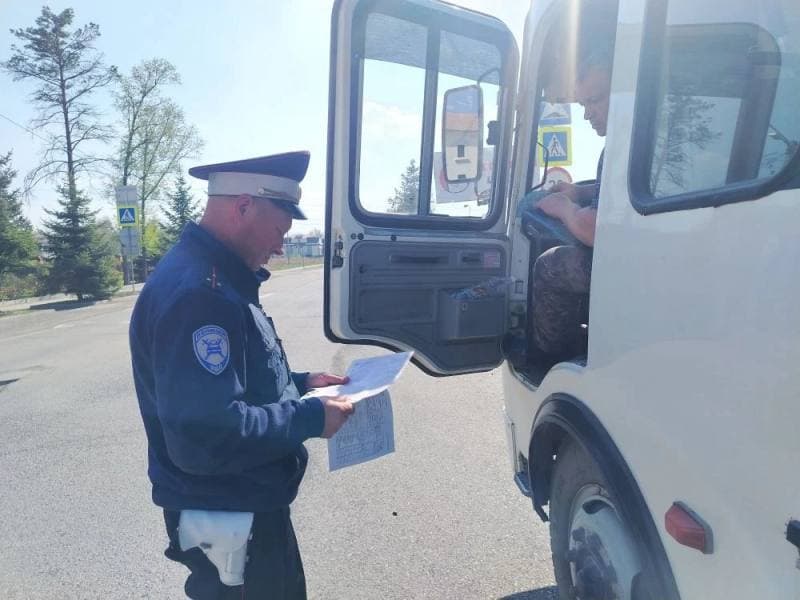 Госавтоинспекция Приморья выявила 69 нарушений в ходе рейда «Автобус — фото 1