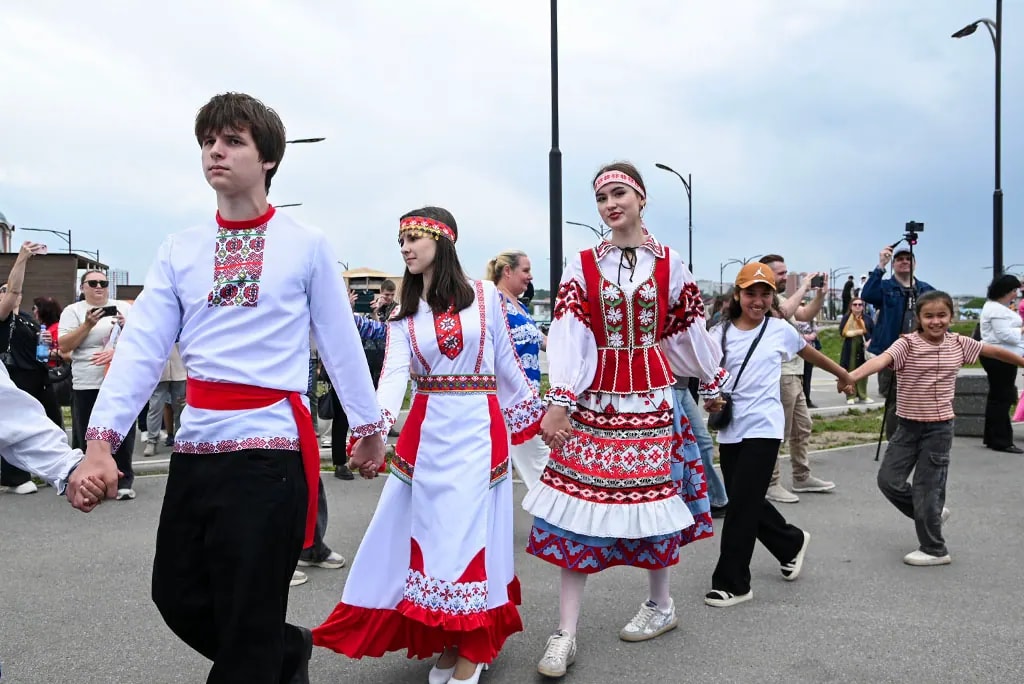 Школьники Находки представили народы России на фестивале «Мозаика народов России
