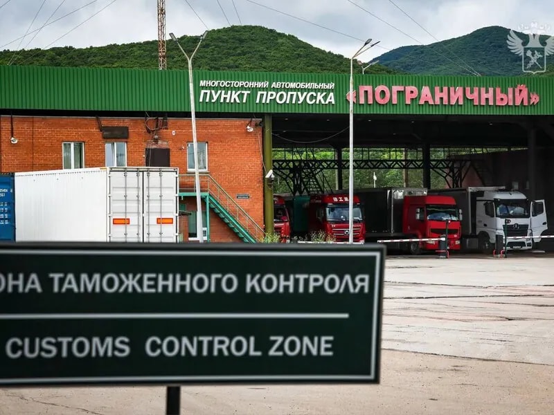 Почти в 3 раза больше автомобилей привезли в этом году через Уссурийскую таможню