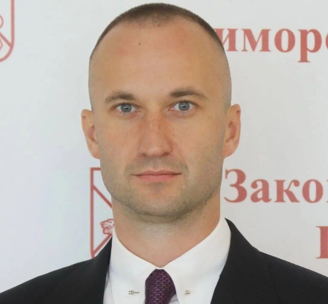 Экс-депутат из Приморья заочно получил 11 лет за контрабанду леса в Китай на 1,6 млрд рублей