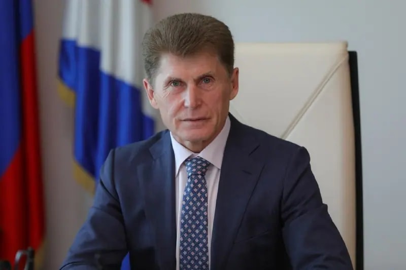 Олег Кожемяко поздравил медиков Приморья с профессиональным праздником