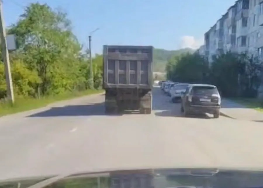 Жители Находки жалуются на нарушения большегрузов на КПД