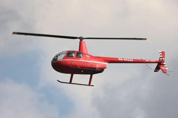 В Приморье вторые сутки ищут пропавший вертолёт Robinson R-44