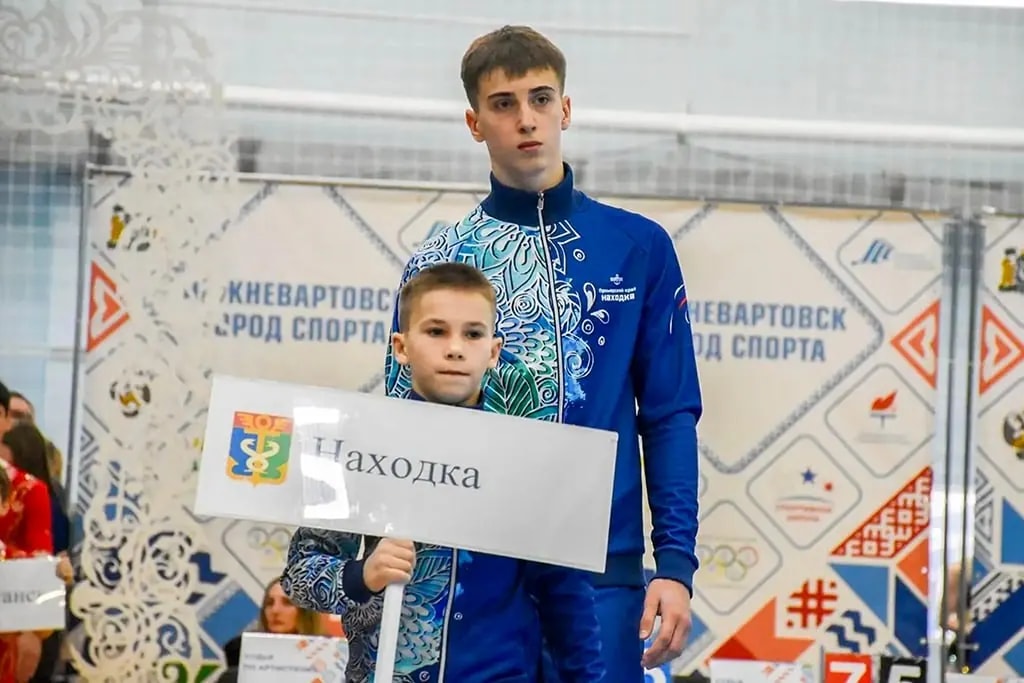 Находкинские акробаты получили звания «Мастер спорта России