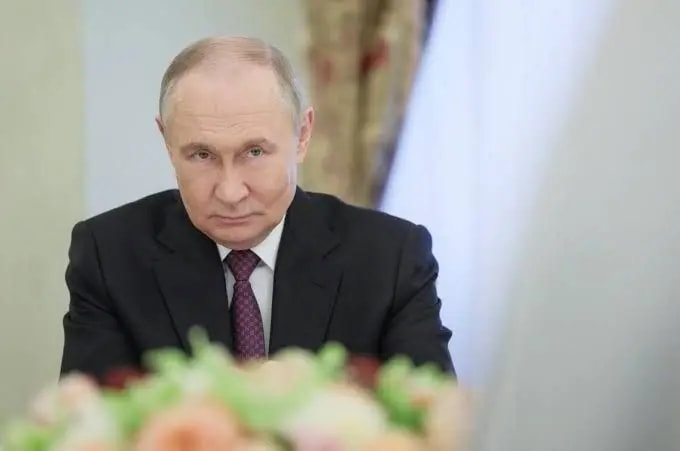 ФОМ и ВЦИОМ дали противоположные данные о доверии Путину