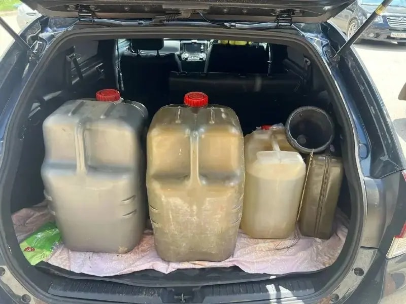 В Иркутске задержали перекупщика бензина по 250 рублей за литр