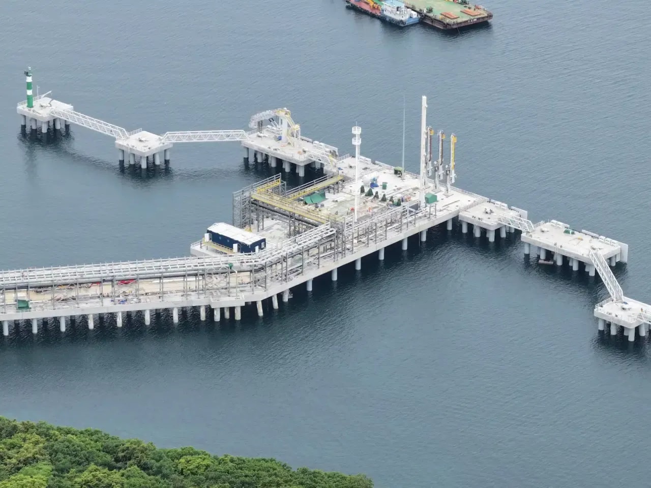 На мортерминале НЗМУ установлена современная лазерная система швартовки судов
