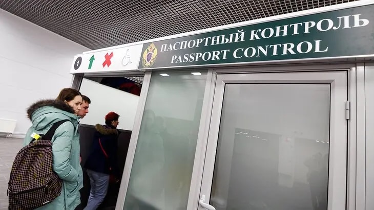 Более 11 тысяч приморцев не смогут выехать за границу из-за долгов за ЖКХ
