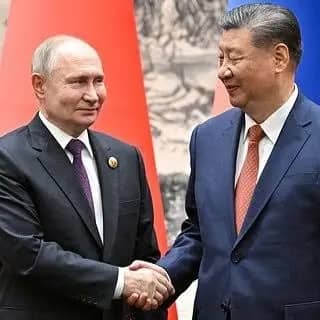 Китай присоединился к санкциям на поставки технологий для арктических судов России