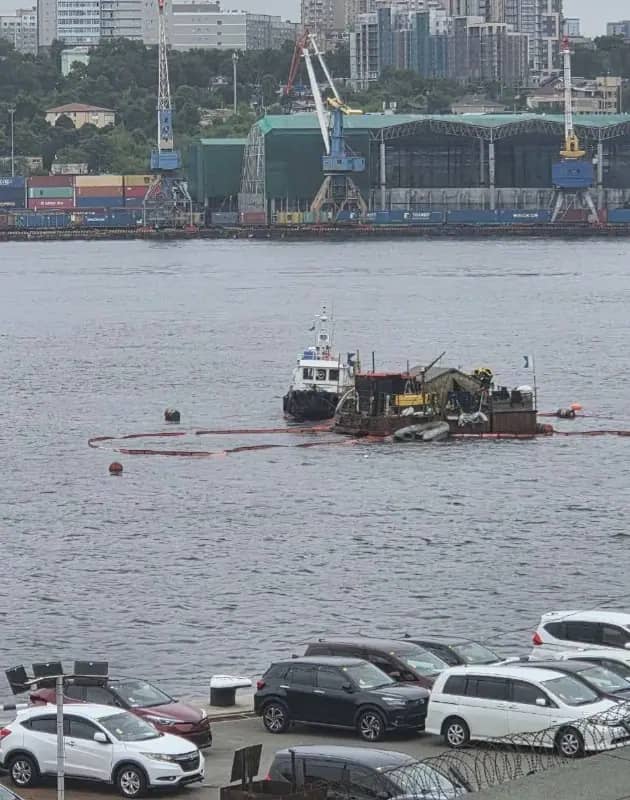 Путешественник на самодельном плоту прибыл во Владивосток