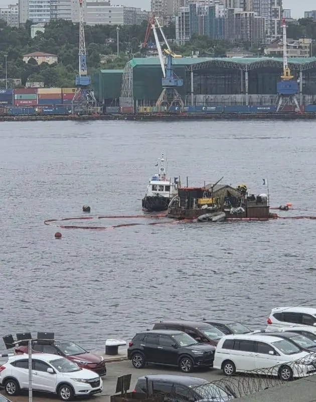 Путешественник на самодельном плоту прибыл во Владивосток