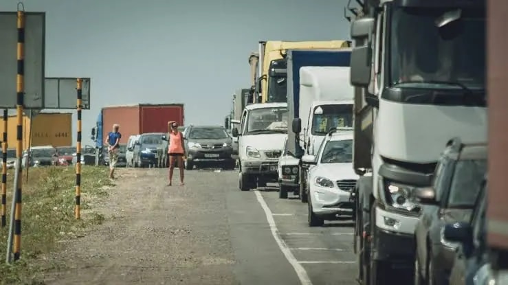 В Приморье в районе Шкотово образовалась пробка в сторону Находки