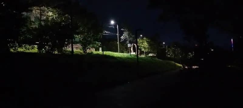 Жители жалуются на отсутствие освещения в сквере Молодежный