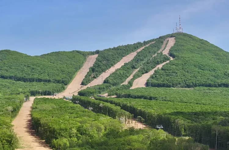 Горнолыжный курорт «Арсеньев» с отелями и водным комплексом готовится к запуску