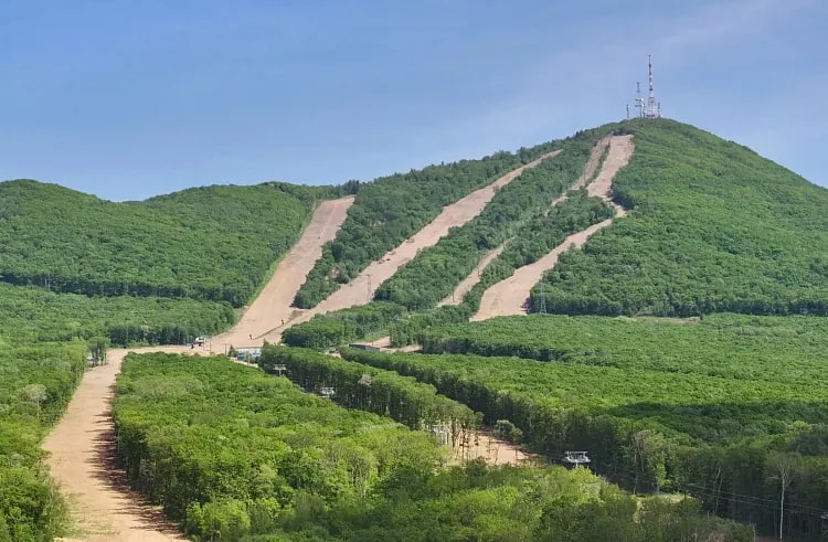 Горнолыжный курорт «Арсеньев» с отелями и водным комплексом готовится к запуску