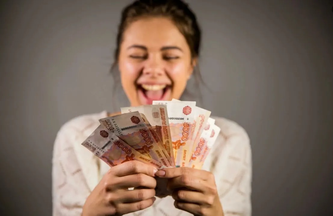 «Сумма счастья» россиян выросла до 273 тыс. рублей — доходы догонят её к 2036 году