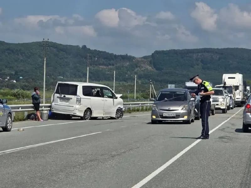 Серьезное ДТП парализовало движение в сторону Находки