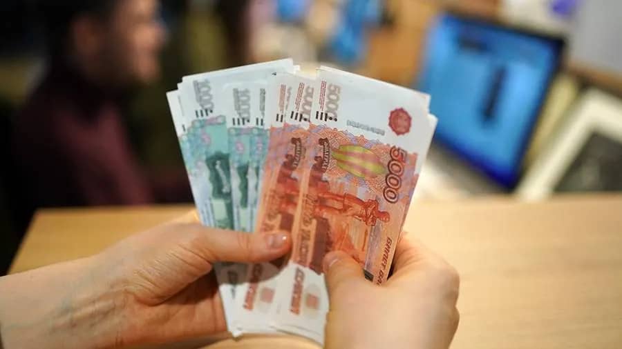 30,6% работающих в Приморье получают зарплату выше средней по России