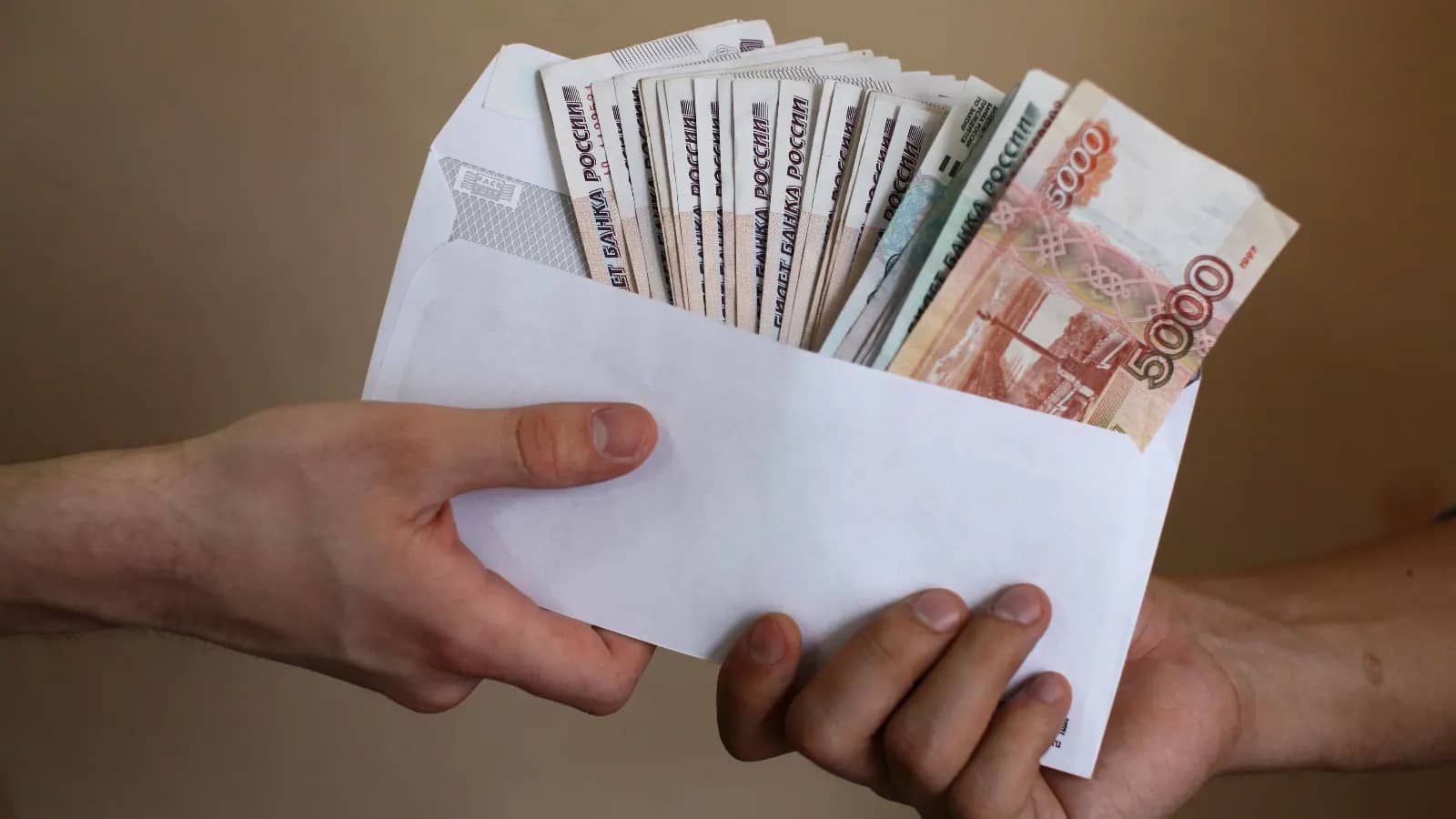 Средняя зарплата в Приморском крае составляет 65 245 рублей