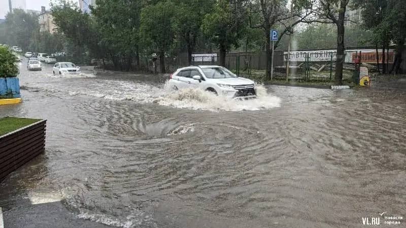 В Приморье объявили штормовое предупреждение на три дня