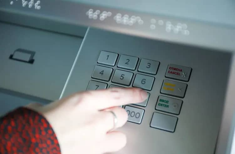 Цифровой рубль станет доступен приморцам с 1 сентября