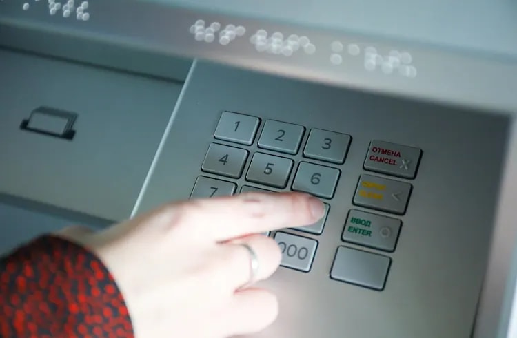 Цифровой рубль станет доступен приморцам с 1 сентября