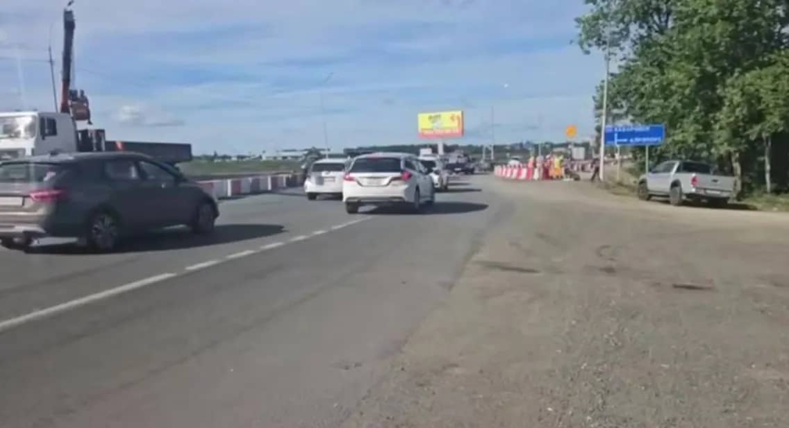 Минтранс открыл вторую полосу на аварийном участке дороги к аэропорту