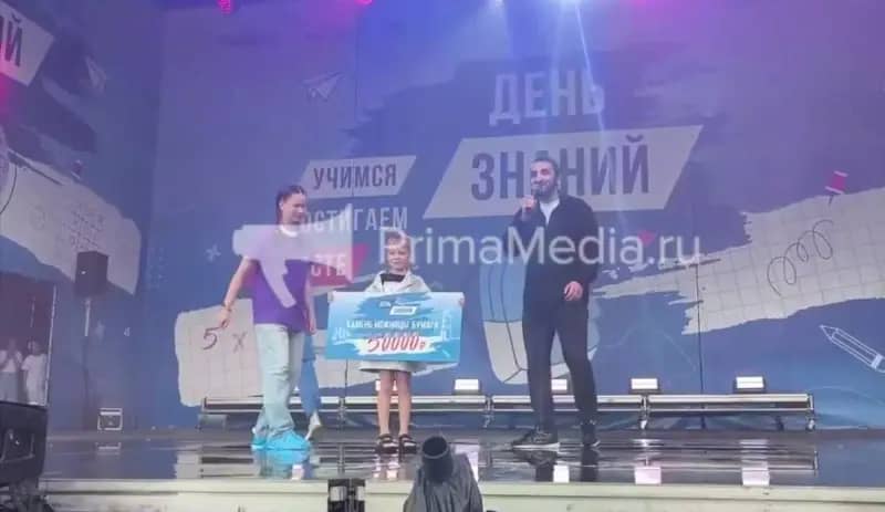 Школьник из Владивостока выиграл 50 000 рублей в чемпионате по «Камень, ножницы, бумага»