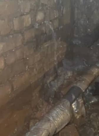 Подвал на Ленинской, 7 затапливает дождями уже два года