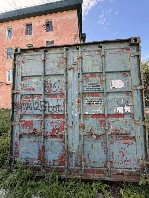 Металлический гараж на улице Горького в Находке подлежит демонтажу