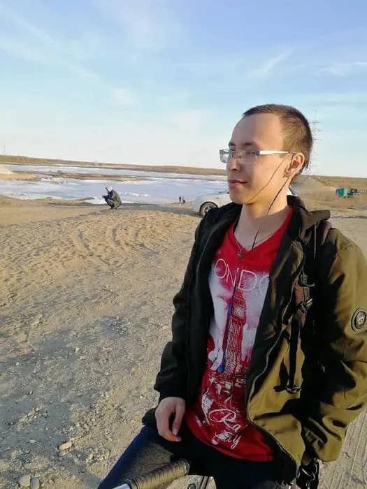 Спасавшего ребенка во Владивостоке Дениса Кинкалака будут искать 60 дней