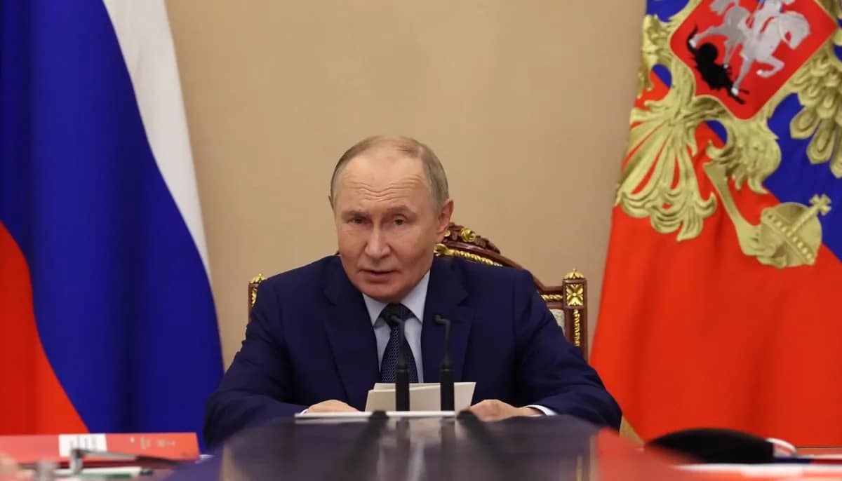 Путин поручил рассмотреть возможность оплаты проезда через мессенджер «Макс»