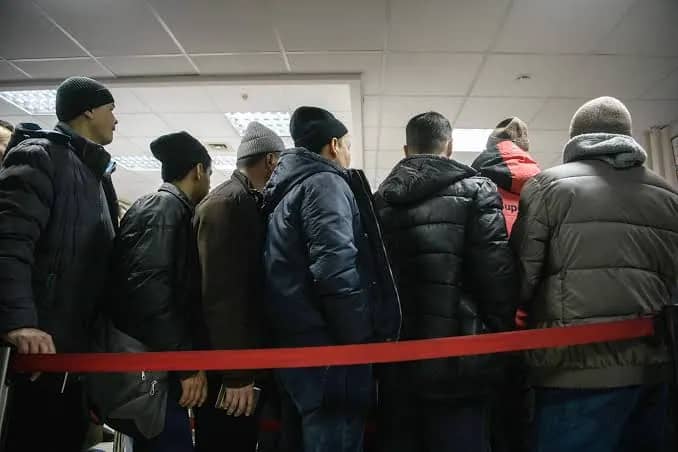 Миграционная служба Приморья пополнила бюджет более чем на 2 млрд рублей