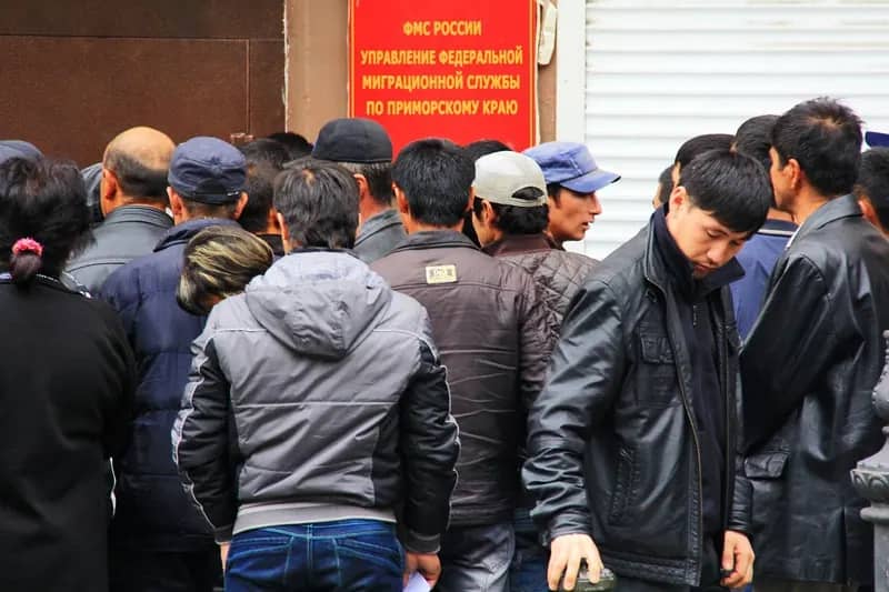 Почти 3 тысячам иностранцев запретили въезд в Приморье