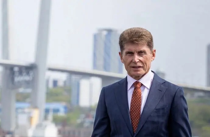 Олег Кожемяко поздравил учителей Приморья с профессиональным праздником