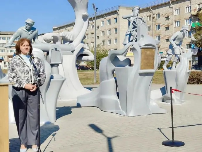 В Ливадии торжественно открыли скульптуру «Китовая история»