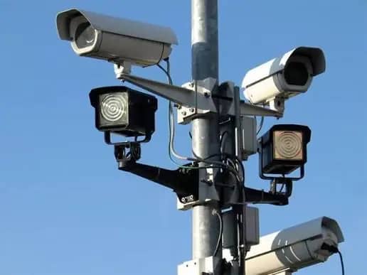 В Приморье у алиментщика с долгом 300 тысяч рублей отобрали машину