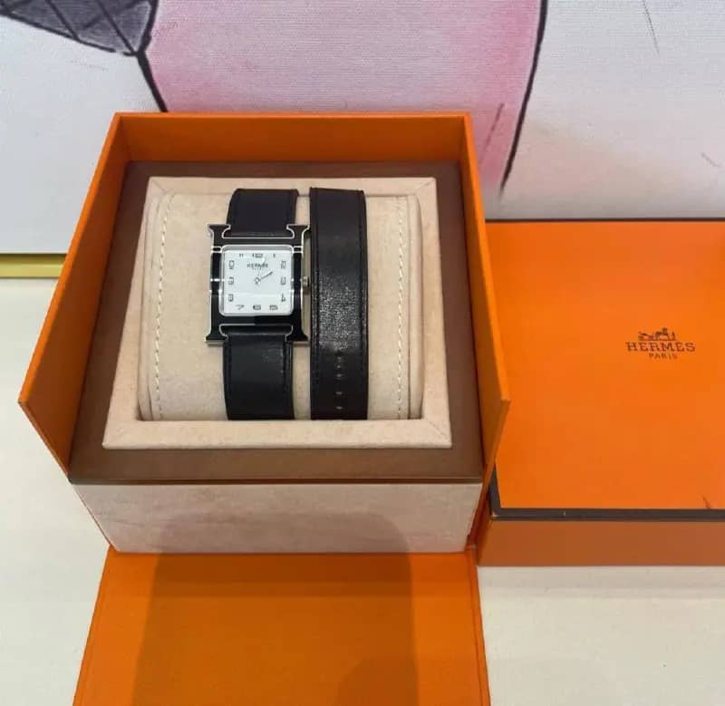 Житель Приморья не смог отсудить 400 тысяч рублей за часы Hermes за 1451 рубль