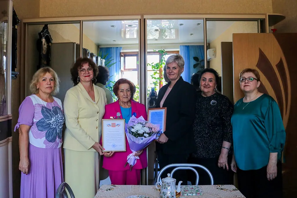 Педагог, директор, наставник: Римма Чучалина отметила 90-летний юбилей